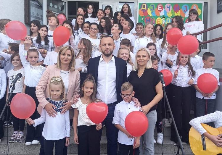 Подијели радост, знање, љубав“ – Дјечија недјеља у школи „Дворови“